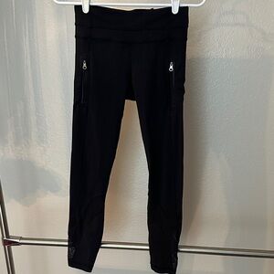 LuluLemon Athletica Pure Black Mesh Detail Knee Length Active Leggings 4